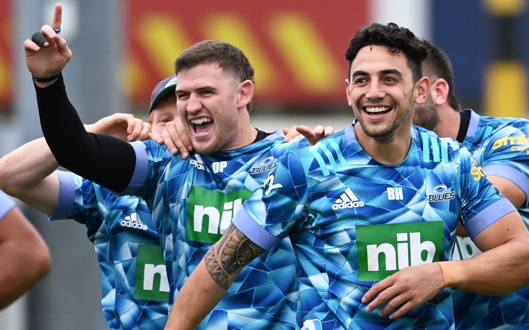 Dalton Papalii and Bryce Heem.
Blues training at Blues HQ, Epsom, Auckland on Tuesday 15th June 2021 ahead of the Sky Super Rugby Trans-Tasman final against the Highlanders at Eden Park.
Mandatory credit: Â© Andrew Cornaga / www.photosport.nz