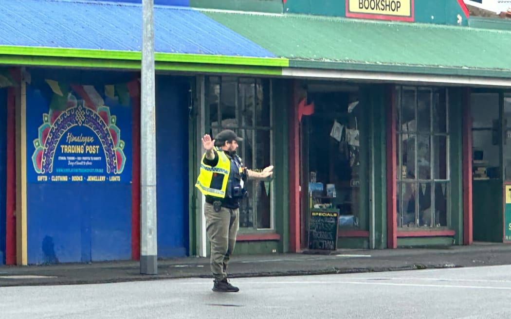 Power and traffic lights are also out in Whangārei, where police have been sent to the city's main intersections to carry out traffic control, 20 June 2024..