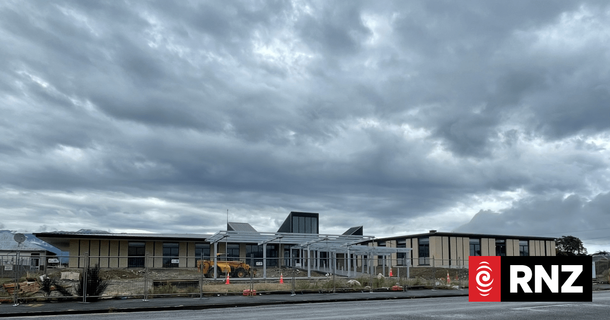 Around the motu : Lee Scanlon in Westport | RNZ