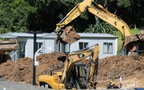 Work resumes at Mount Maunganui landslide site 26/01