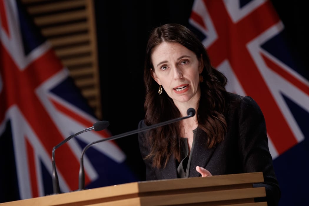 11102021 PHOTO: ROBERT KITCHIN/STUFF
L-R:  
Prime Minister Jacinda Ardern, Covid Response Minister Chris Hipkins, and Director General of Health Dr Ashley Bloomfield deliver the post cabinet decisions at the 4pm Covid update at Parliament.