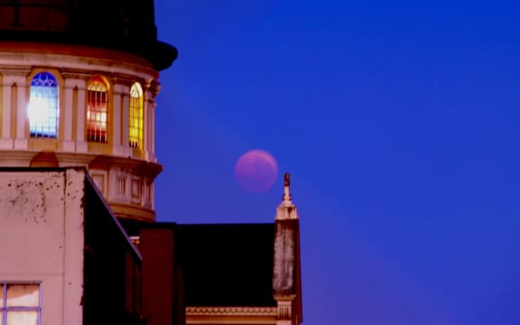 The lunar eclipse (blood moon).