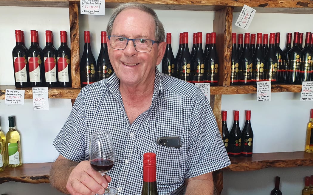 Monty Knight, Okahu Estate