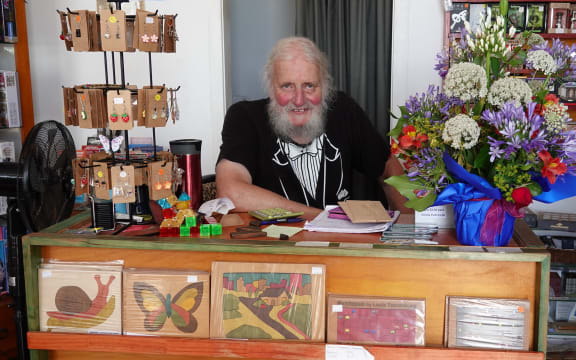 Louis “Puzzleman” Toorenburg in his natural environment, with some of his own puzzles.