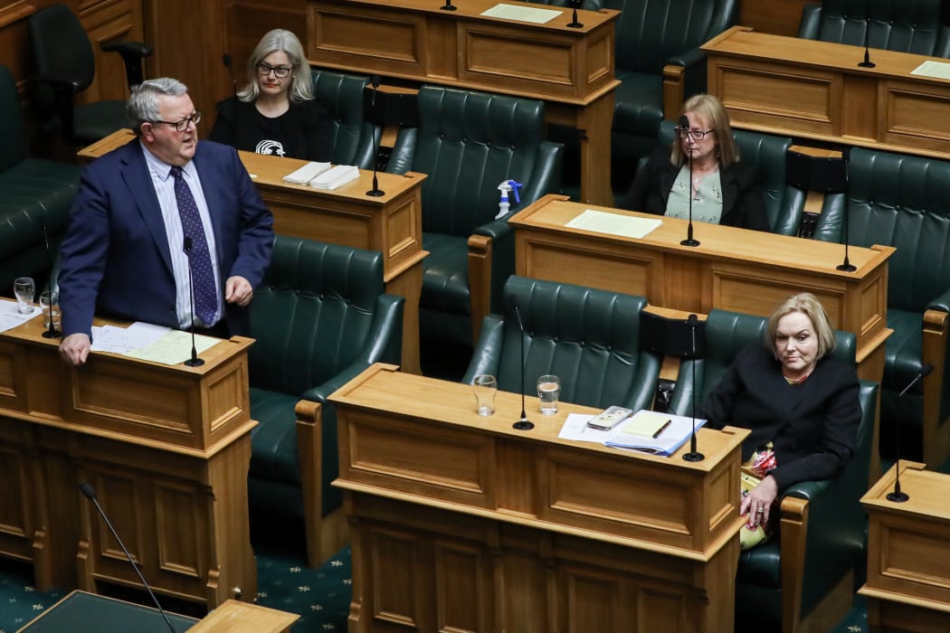 Gerry Brownlee & Judith Collins in the House, with MPs spaced out for Covid Alert Level 2
