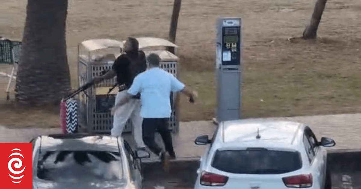 Parents of man who wrestled gun from Bondi Beach shooter call son a 'hero'