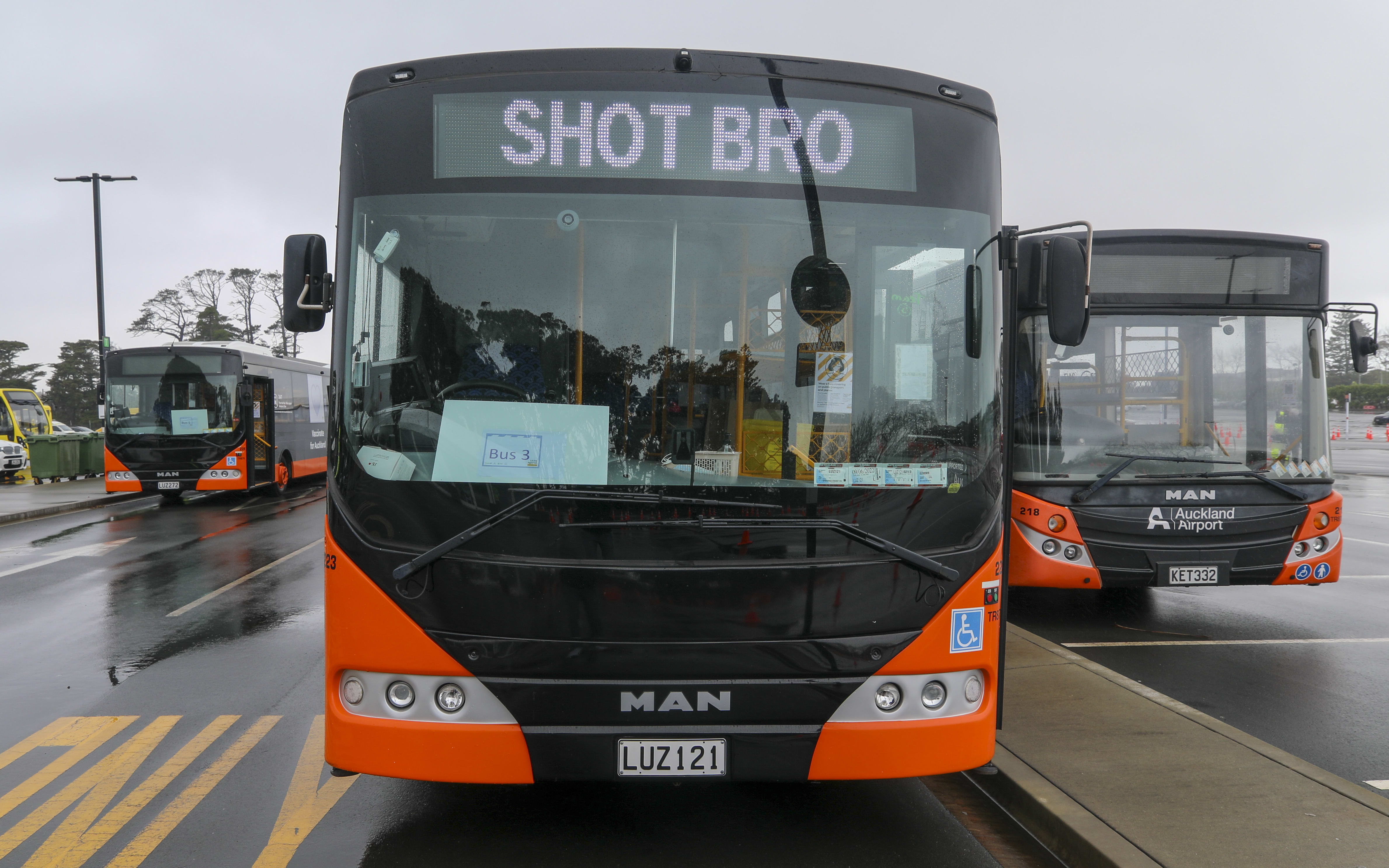 Vaccination buses ready to leave Auckland Airport vaccination drive though.
