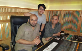 Chaitanya Rajapurkar (middle), with Aslam and Aftab Khan