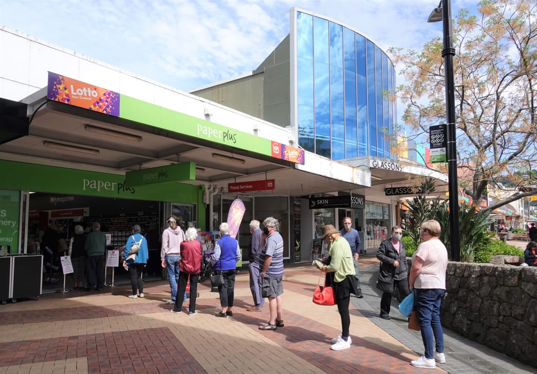 Shoppers Whangārei in Covid-19 alert level 2.