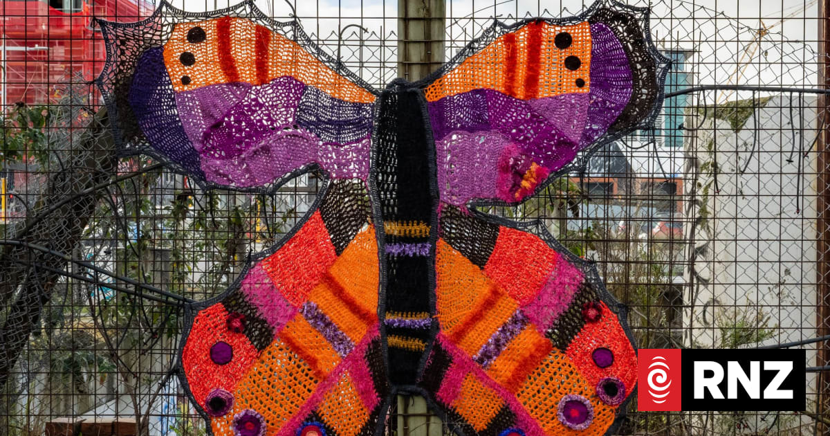 'Yarnarchists' blanket Christchurch for annual yarn bomb festival