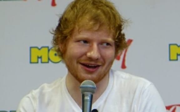 Ed Sheeran talks to studnets at Redcliffs Primary School.