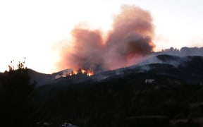 Port Hills fire from halfway up Worsley Rd