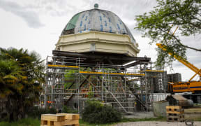 Restoration of quake damaged building begins