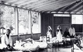 A hospital ward at the Featherston Camp in early 1900s.