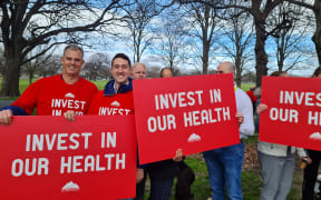 Christchurch hospital doctors and dentists on picket line
