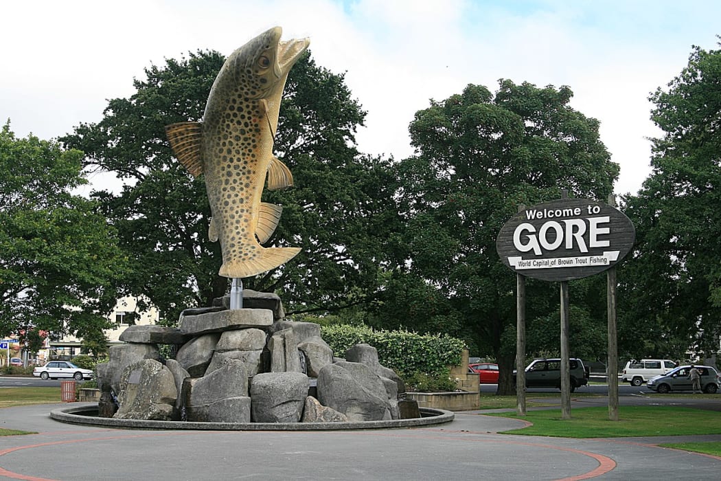 Brown trout statue, Gore, Southland