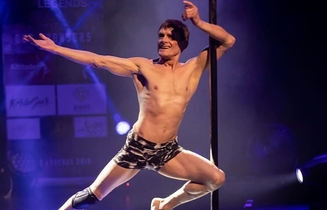 Glynn Owens  Poledancing