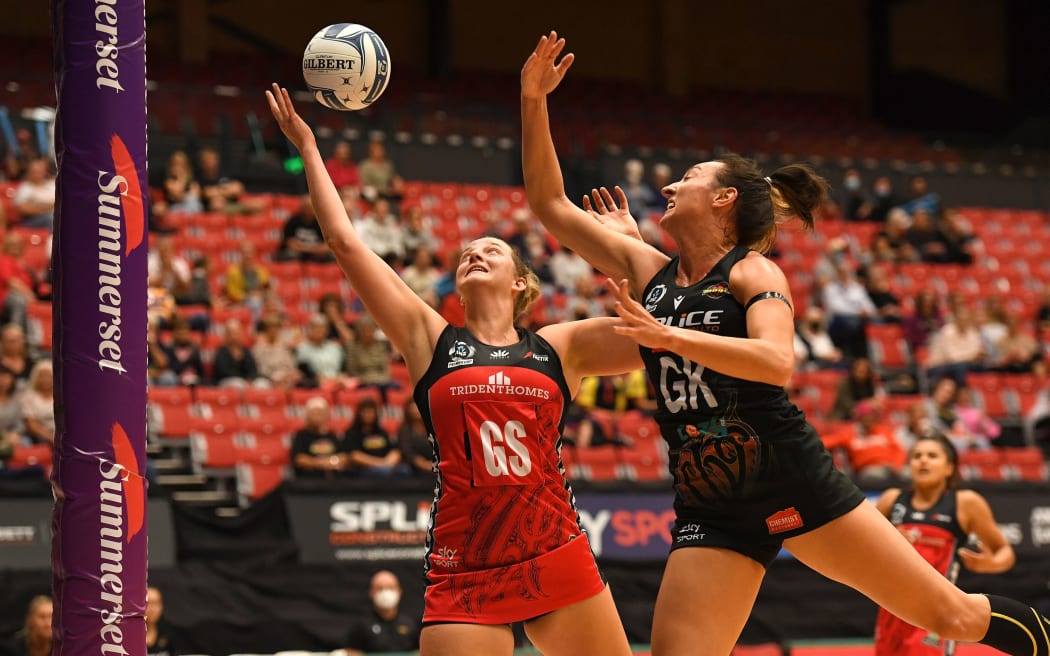 Ellie Bird of the Tactix and and Ocean Maihi of the Magic.