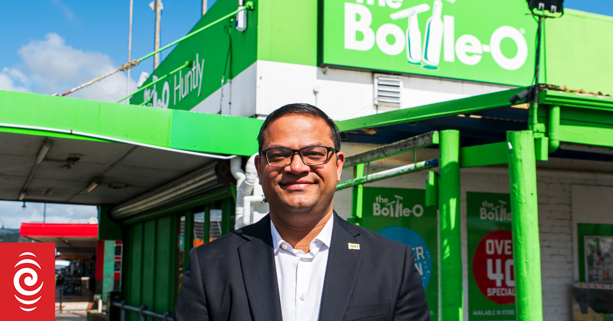 Remaining retail crime group members defend work amid criticism