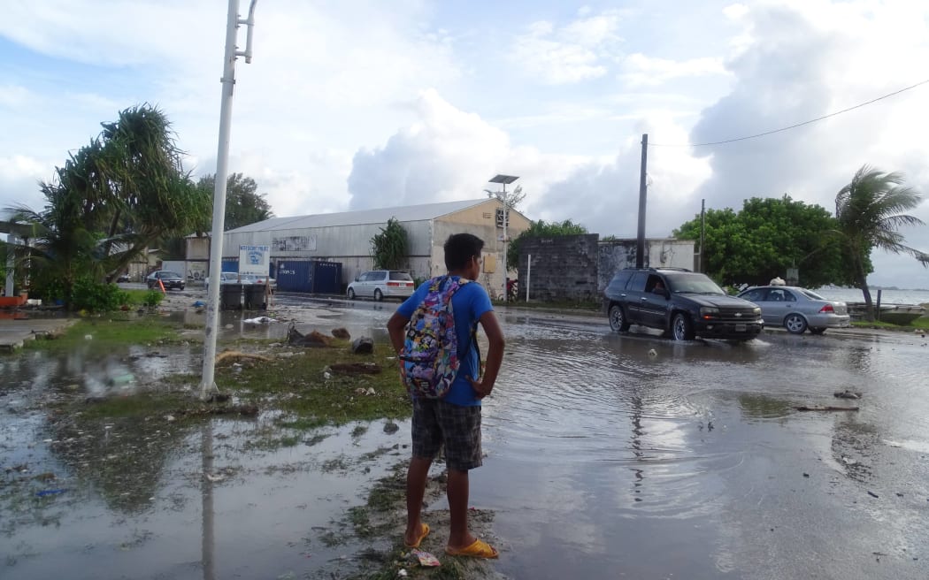 Ocean flooding reaches as far as the lagoon at Majuro's Jenrok, 27-11-19.