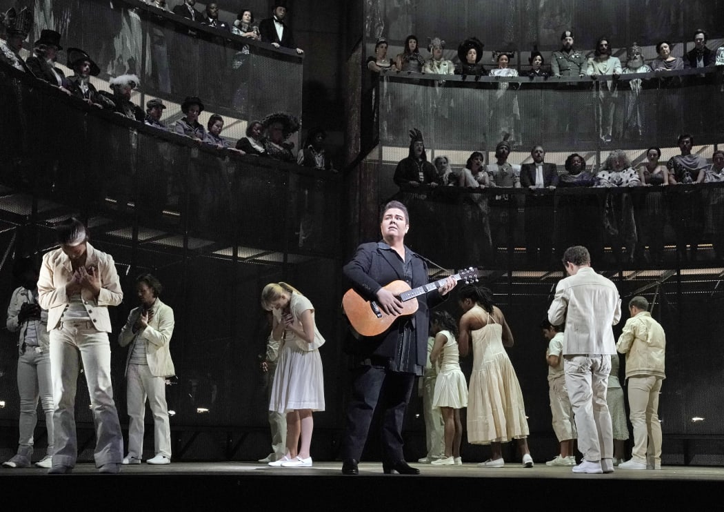 A scene from Orfeo at The Met