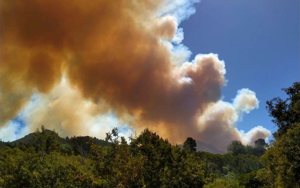 The Port Hills fire on 14 February 2024 as seen from Okinetahi Gardens, Governors Bay.