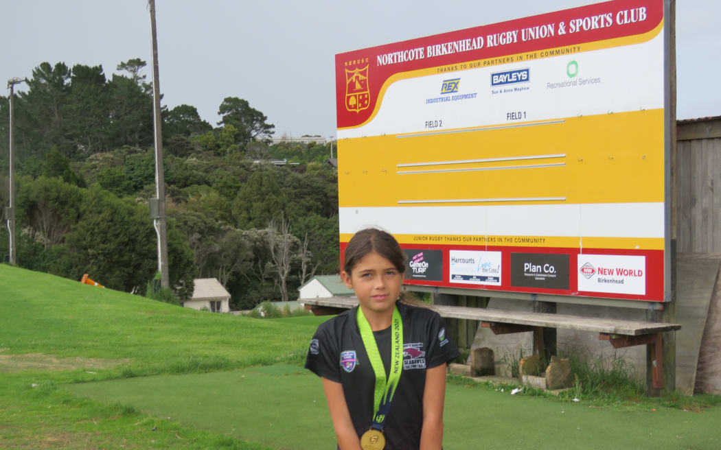 Lucia Hurst met Tui at a fan engagement event prior to the final, during which her dad told the Black Ferns star about Lucia's health battle.