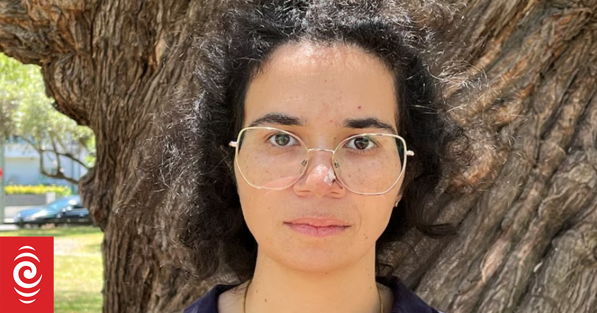 Pregnant mum who shielded stranger's daughter in Bondi terror attack says she is 'not a hero'