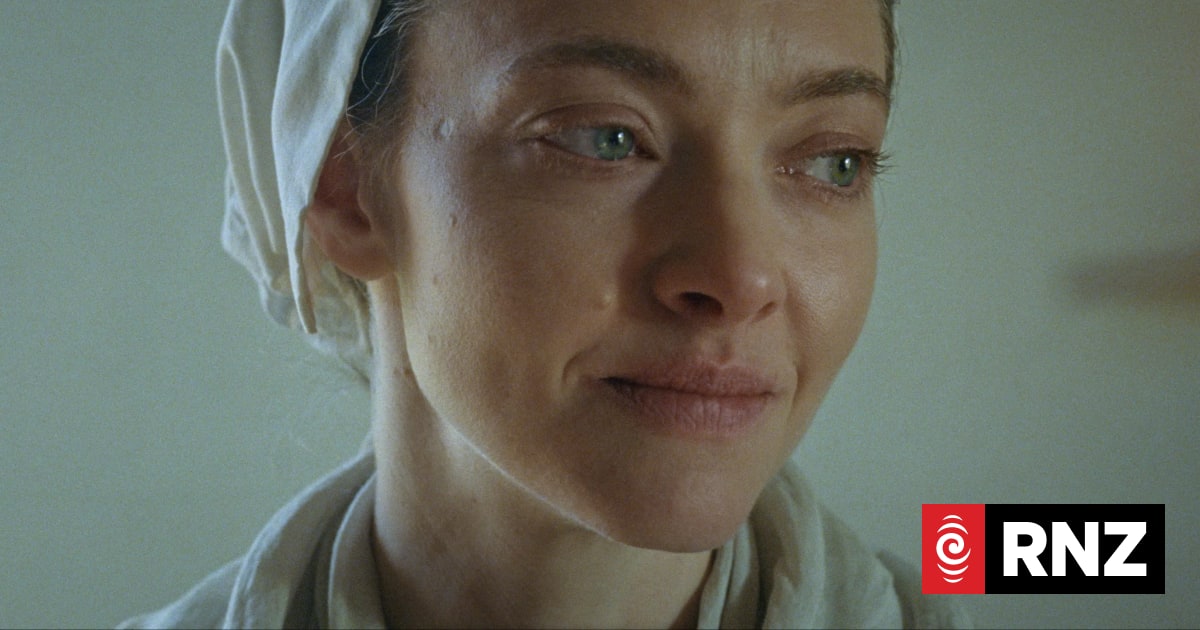 Amanda Seyfried’s ‘prosthetic butthole’ isn’t a joke