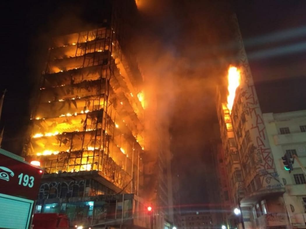More than 150 firefighters were battling a major blaze which broke out at a high-rise building overnight in Brazil's largest city, São Paulo.