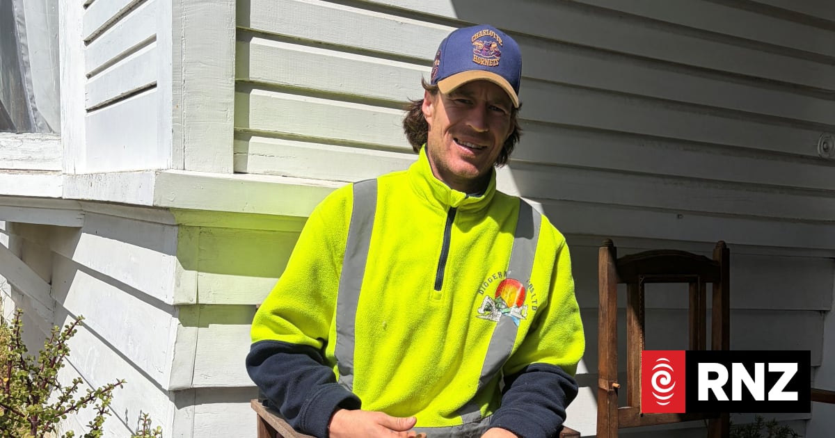 'I just wanted to get him out' - Man who saved 89-year-old from burning home