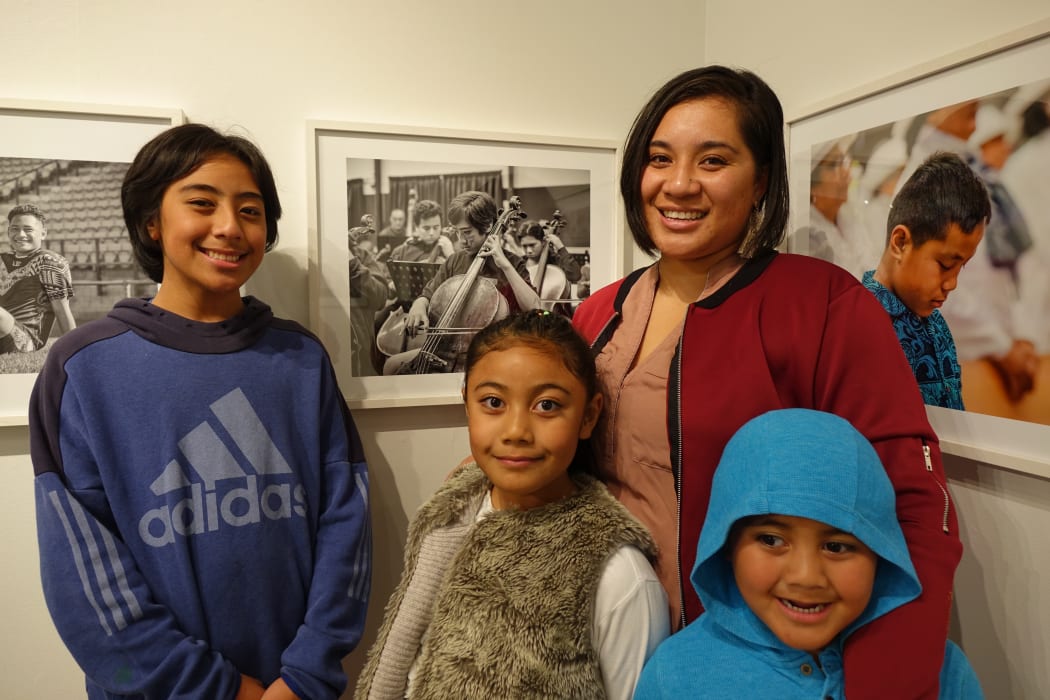 Juel Ranfurly-Faafia (L) his Mum Rhyanne Ranfurly (R) and his young brother and sister.