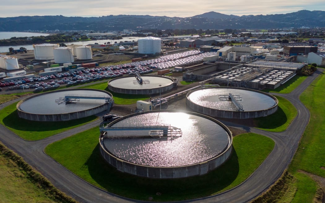 Greater Wellington Regional Council could dish out fines or take legal action if upgrades to address the stench at a Lower Hutt sewage plant are not done on time.