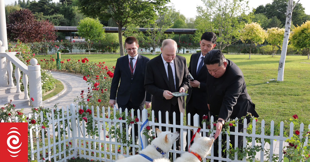 Przywódca Korei Północnej podarował Putinowi dwa psy