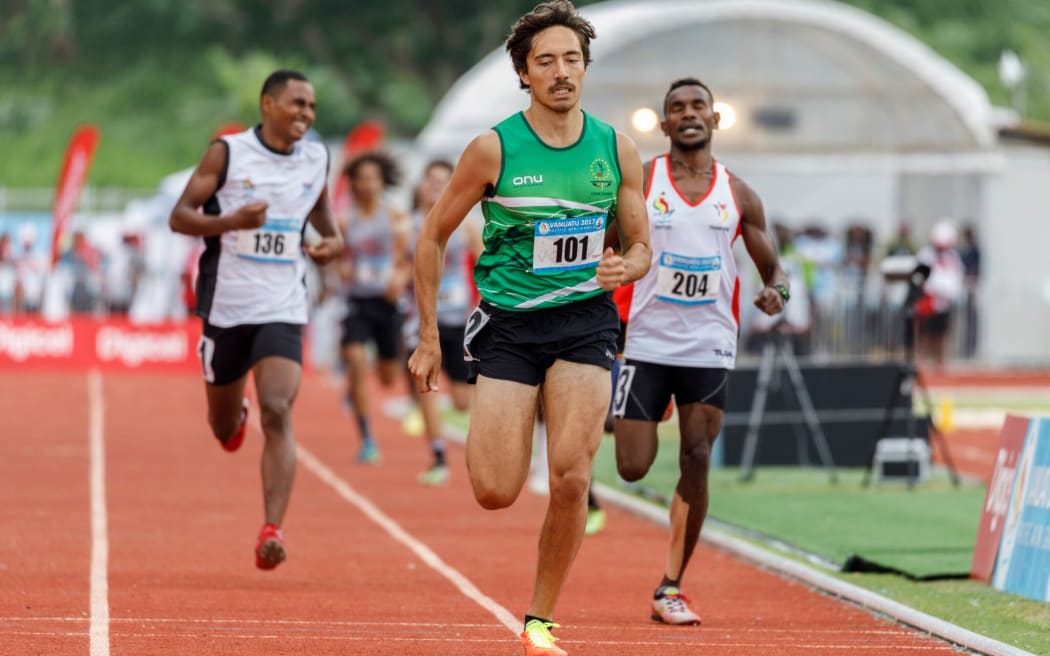Alex Beddoes won gold in the men's 800m.
