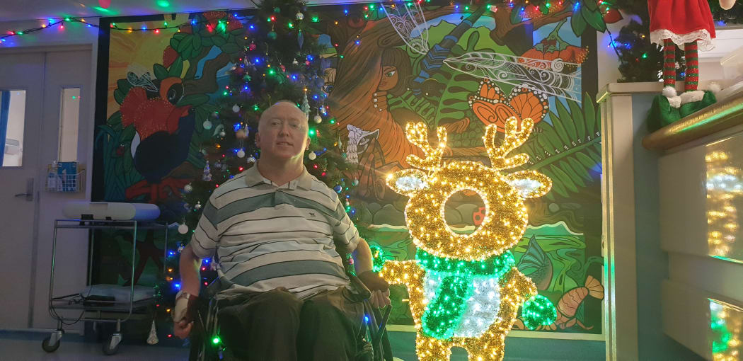 A Hawke's Bay businessman is lighting up the lives of sick kids this Christmas by decking out the children's ward at Hawke's Bay Hospital with thousands of decorations.