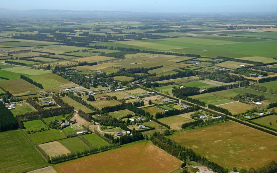 Lifestyle blocks a threat to fertile land in New Zealand report RNZ News