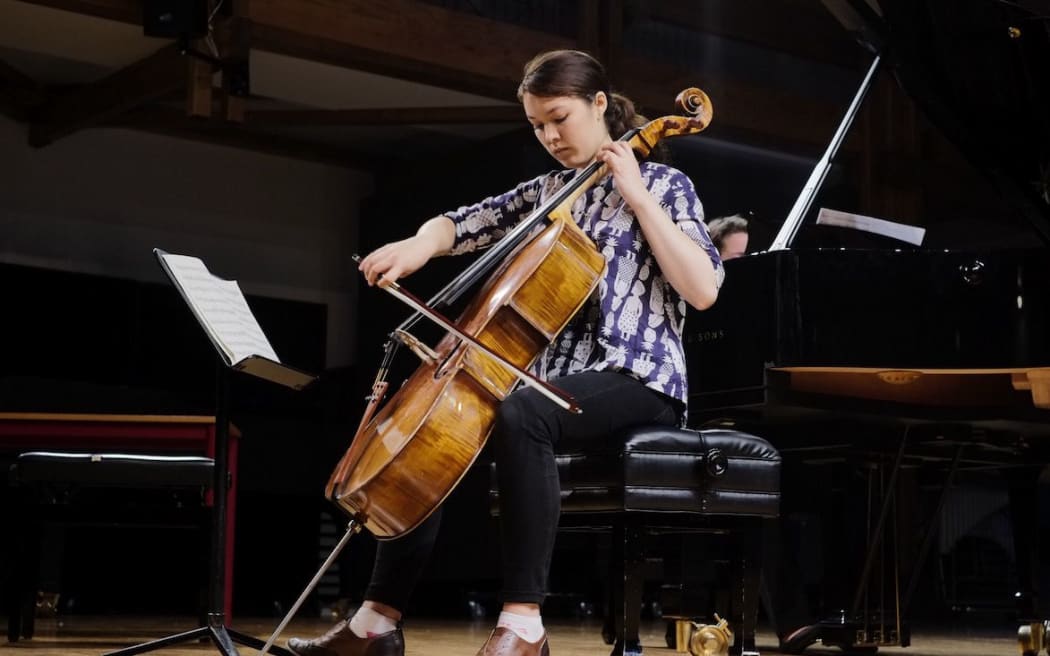 Cellist Lavinnia Rae