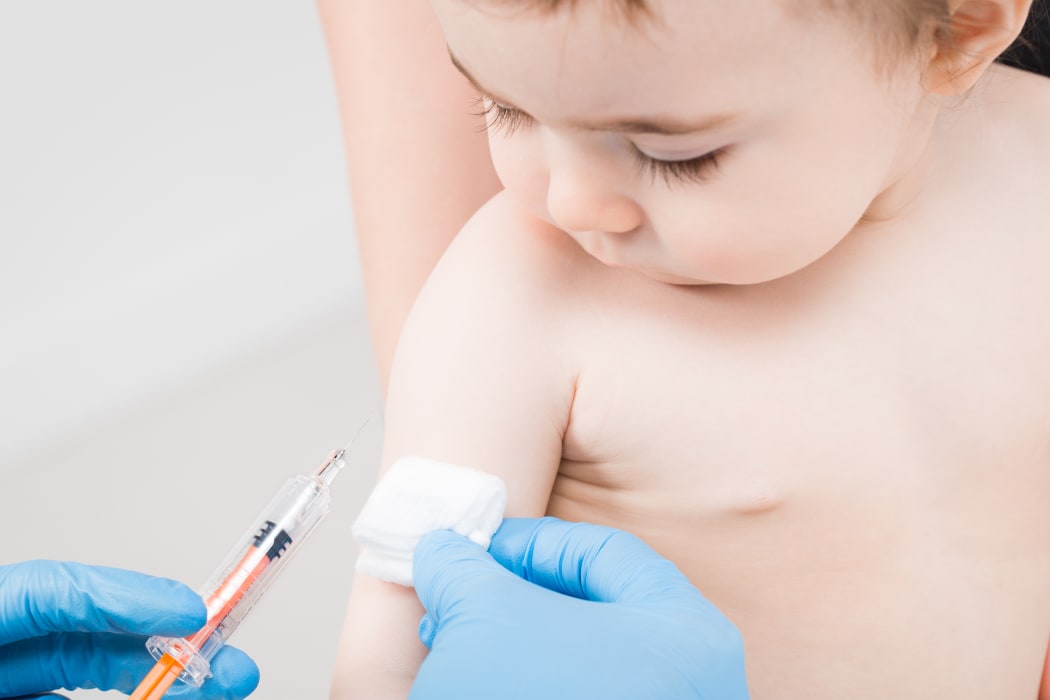 There has been a 2.4 percent decrease in infant immunisation rates across the country, but that is double in areas with the greatest socioeconomic deprivation (4.4 percent), Ministry of Health figures show.