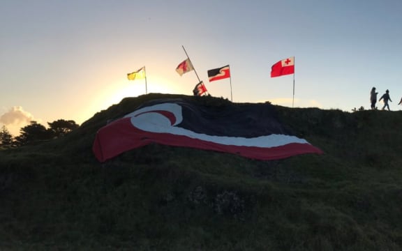 Ihumātao.