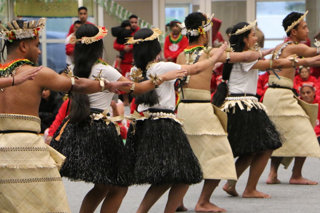Kiribati community celebrates with festival of song and dance | RNZ News