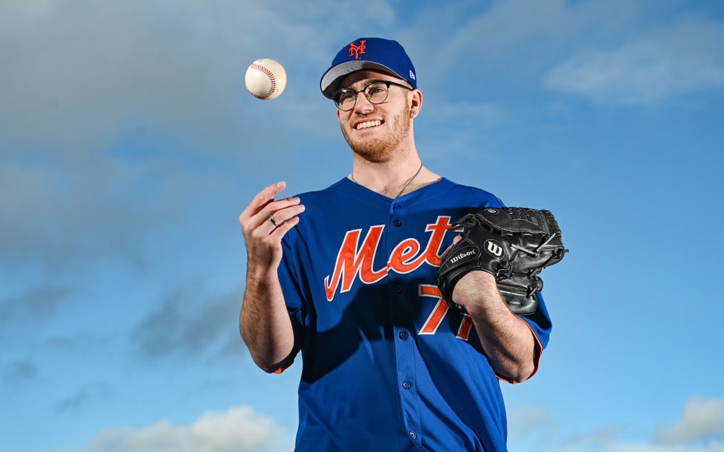 New Zealand pitcher Elliot Johnstone signing with the New York Mets Major League Baseball team.