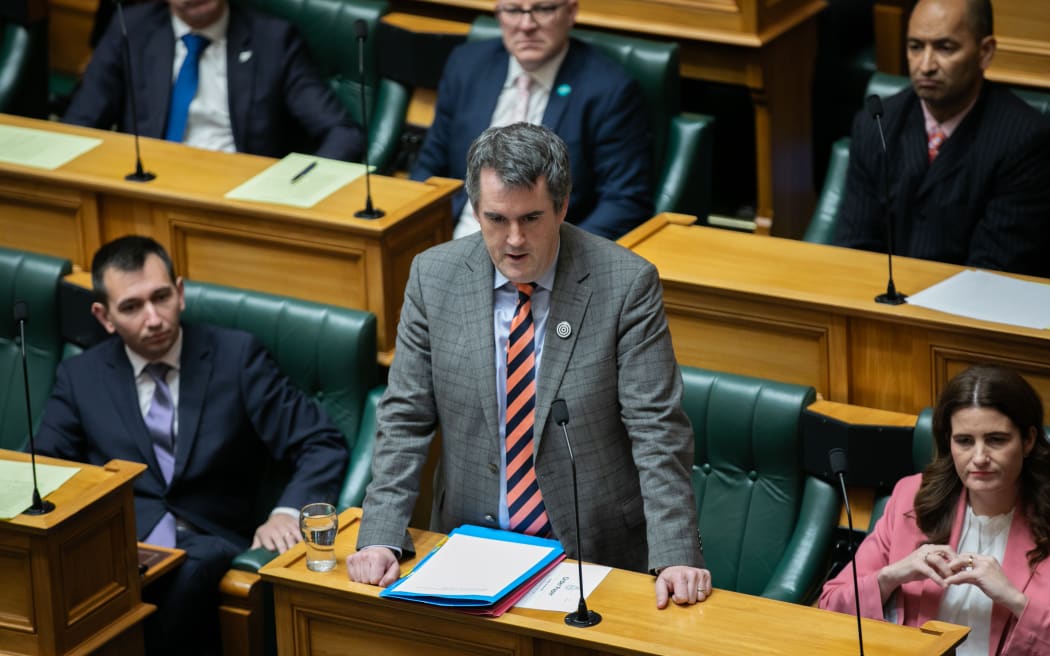 Chris Bishop adjourns the debate on the report of the privileges committee