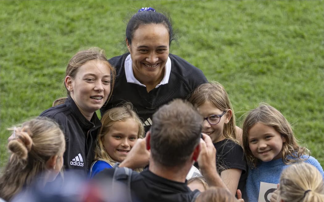 Ruahei Demant with fans, 2025 World Cup.