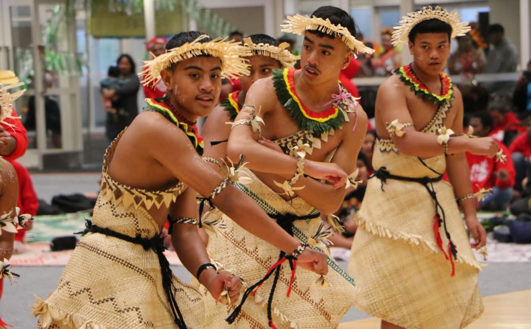 Kiribati community celebrates with festival of song and dance | RNZ News