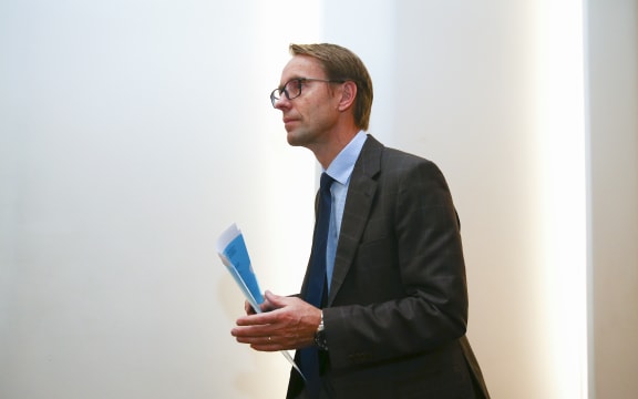 WELLINGTON, NEW ZEALAND - MAY 19: Director-General of Health Dr Ashley Bloomfield makes an exit after a press conference at Parliament on May 19, 2020 in Wellington, New Zealand.