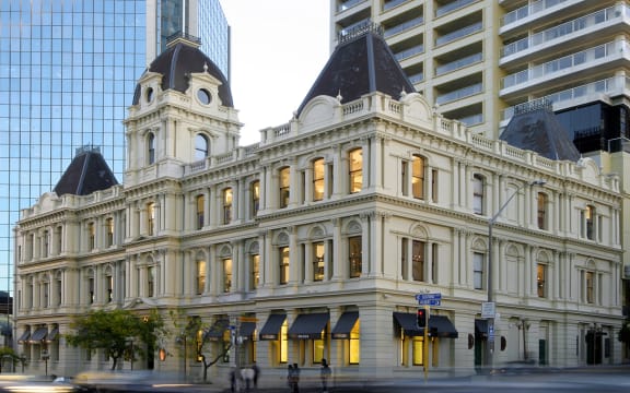 Luxury travel retailer Duty Free Shoppers will close its Auckland stores by 30 September.