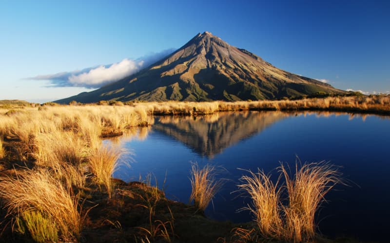 Tramper dies on Taranaki Maunga | RNZ