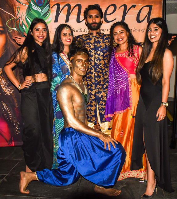 Meera cast members with Rishabh Kapoor (c)