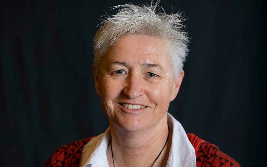 Dr Robin Quigg (Ngāti Raukawa) found out how far young adults would go to have a puff of a vape